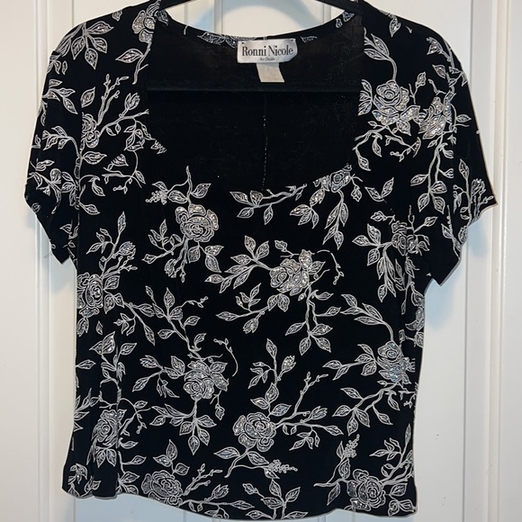 Top - Picture 4 of 4